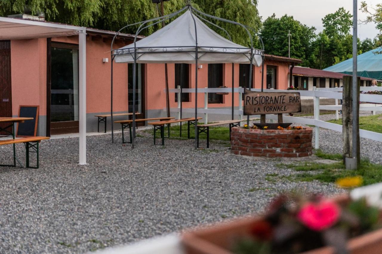 Agriturismo La Fornace Centro Ippico Комо Экстерьер фото